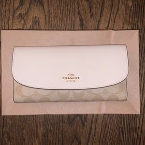 NEW Cream Coach Envelope Wallet. Perfect Condition